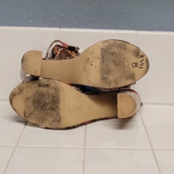 multi color snake print heels - Picture 7 of 9